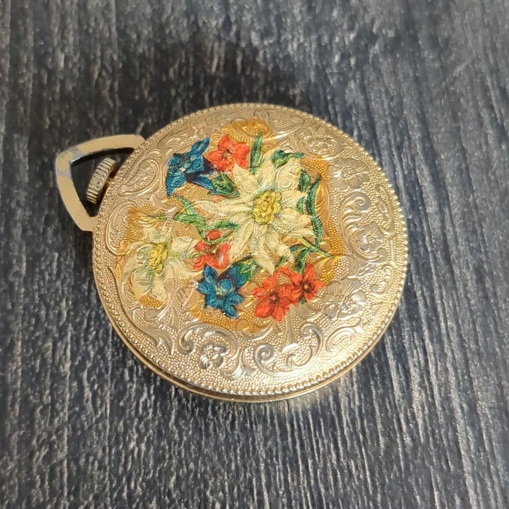 Vintage Lucerne Swiss Manual Pendant Watch Gold Tone